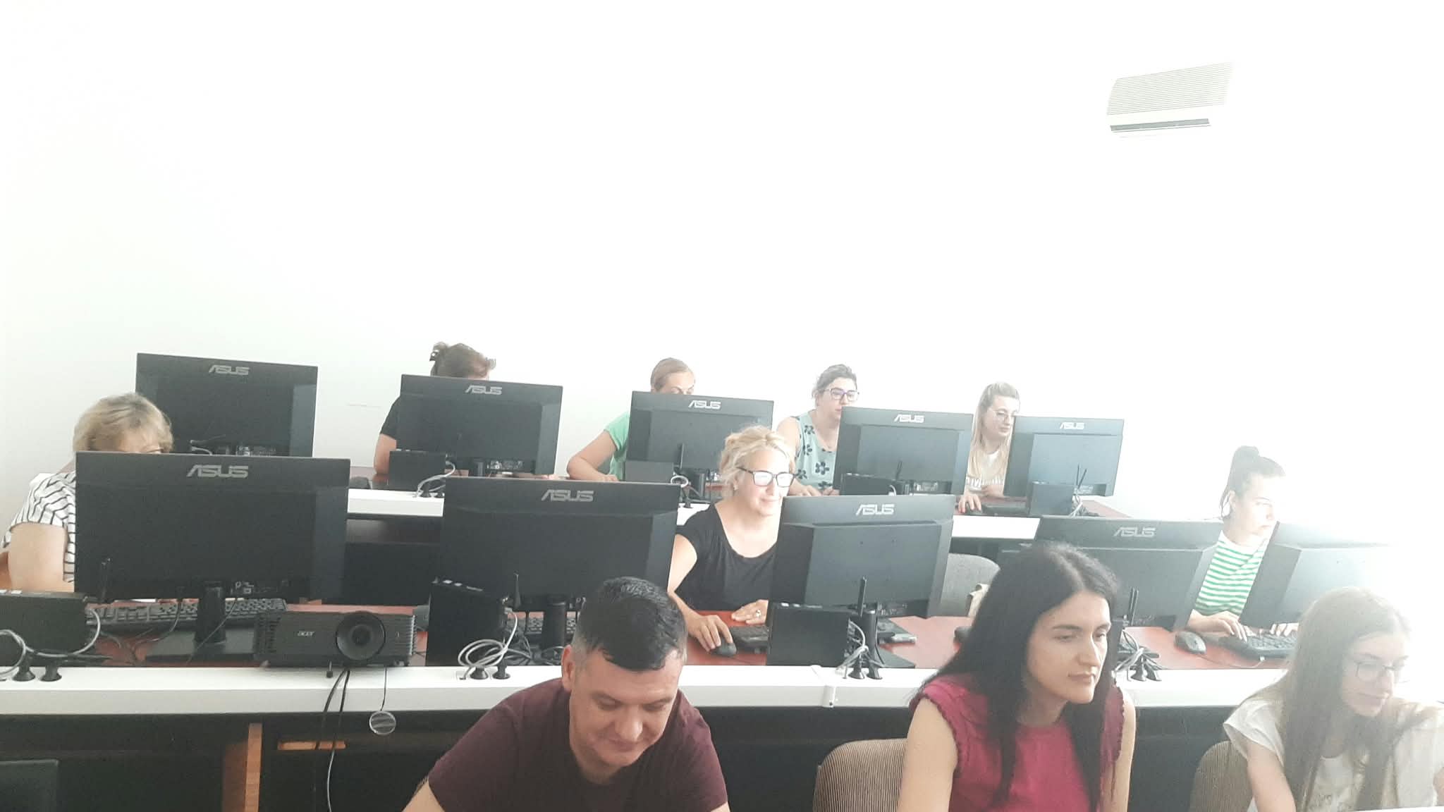 Toamna vine cu noi absolvenți OCER